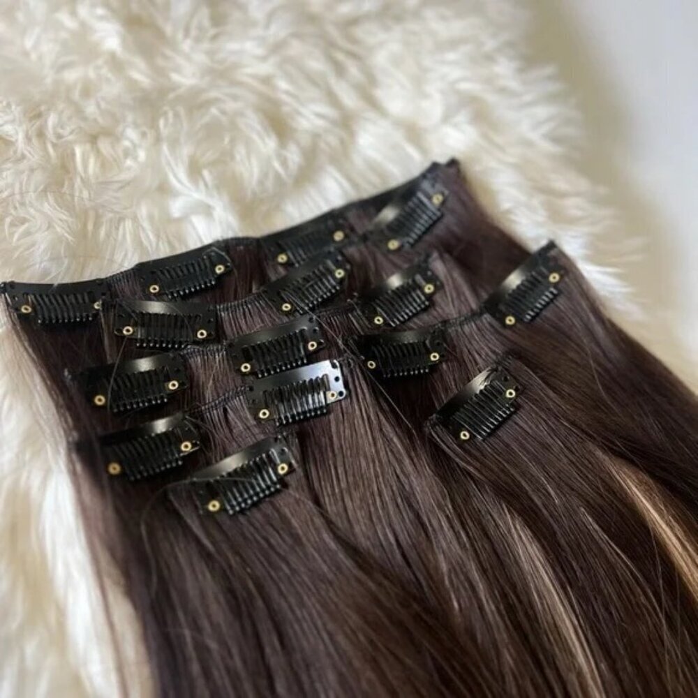 Clip in Hair Extensions Balayage Blonde in Straight hair - Picture 2 of 5